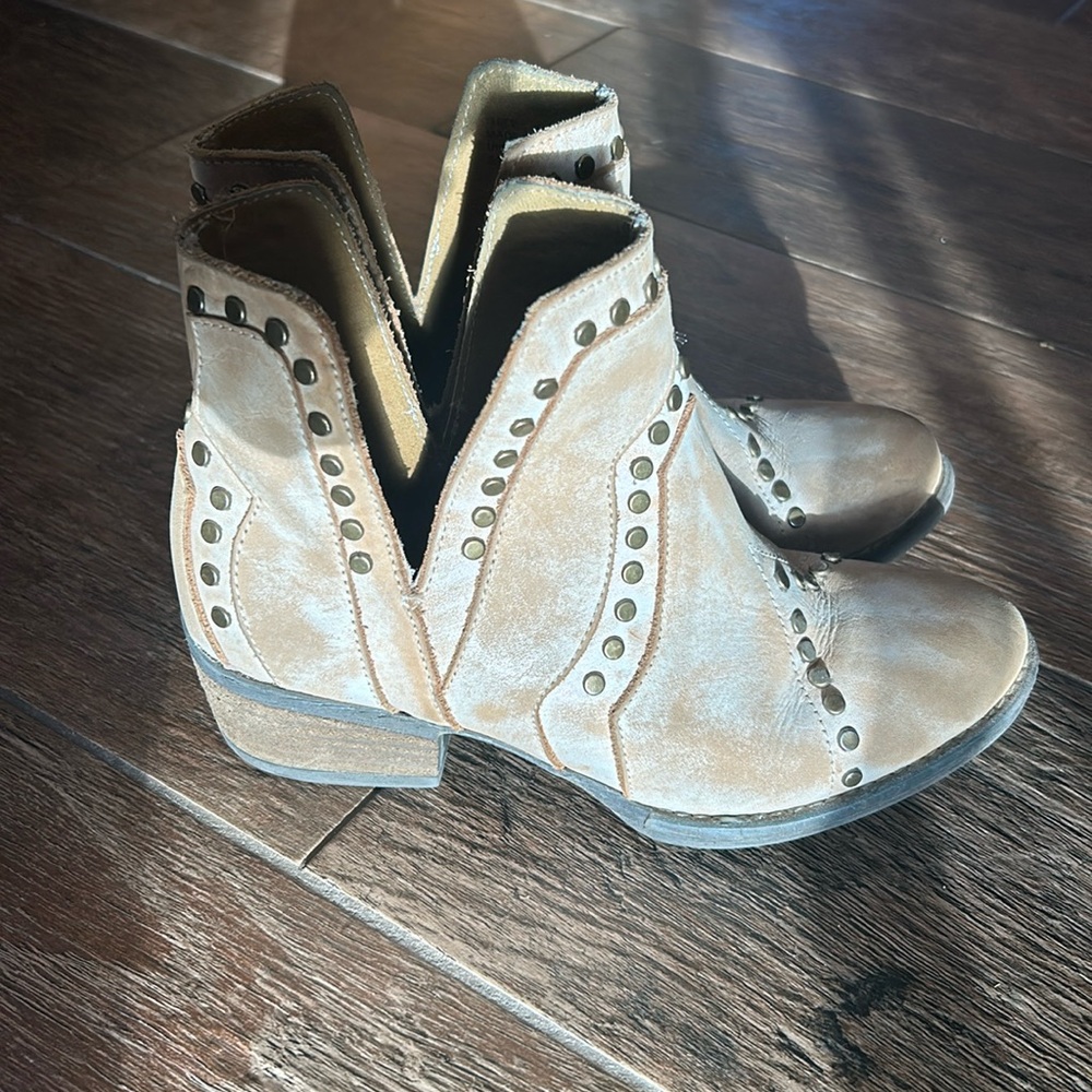 Very Volatile Leather booties